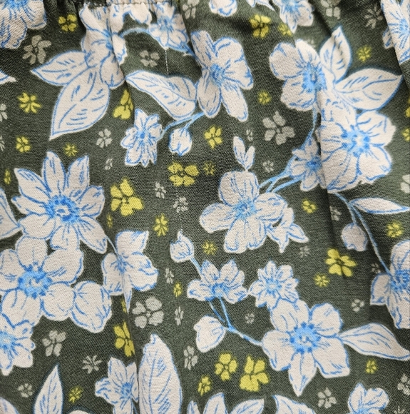 Monteau sz.M Floral olive green midi dress with front split and tie waist. - Picture 4 of 10